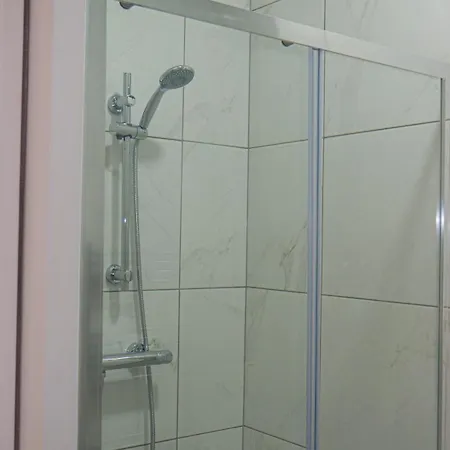 En-suite Triple Near Croke Park - 1 Guest house